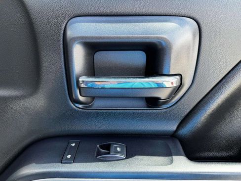 Used 2018 Chevrolet Silverado 1500 LT w/ Texas Edition image 46