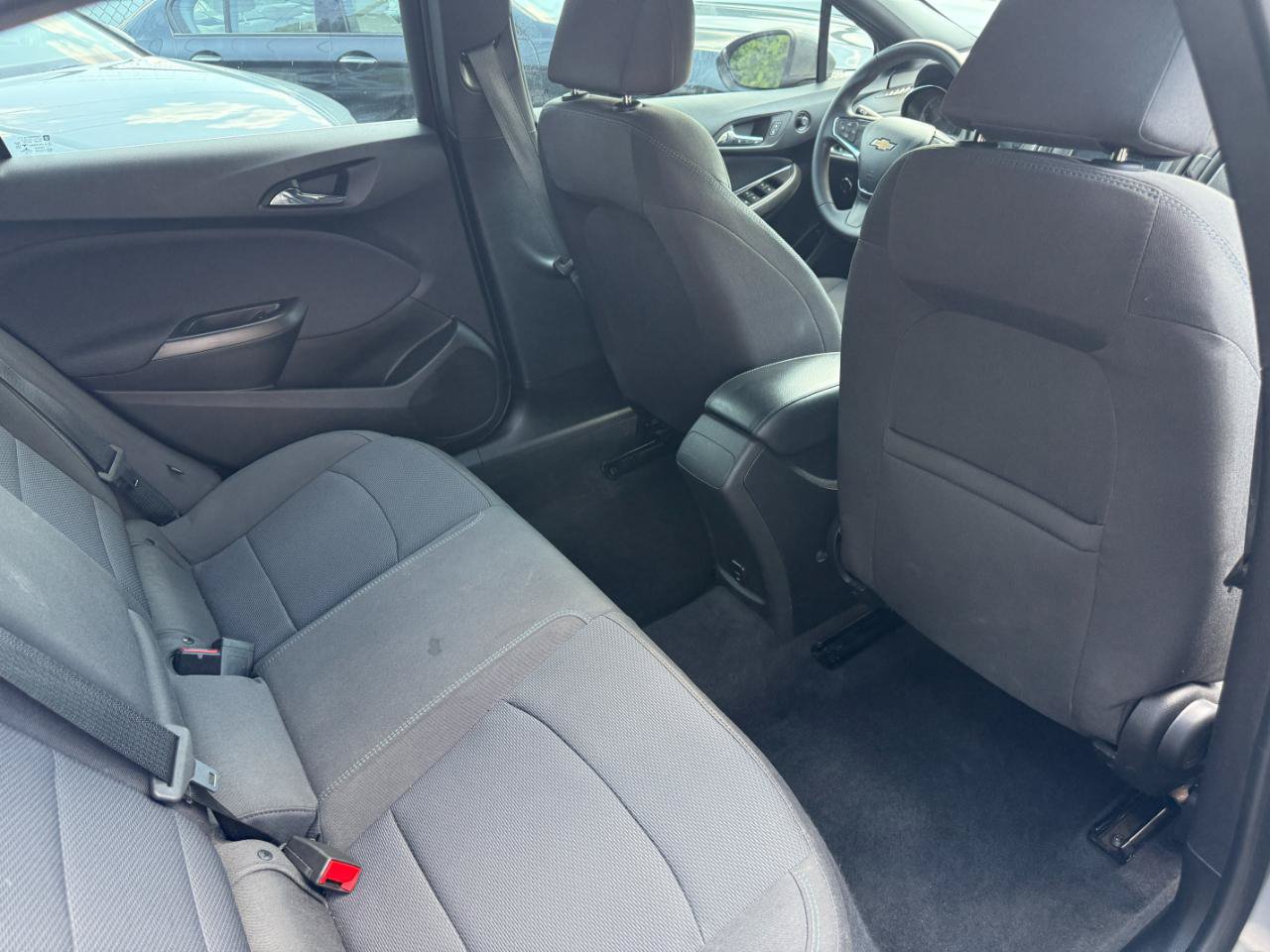 Used 2018 Chevrolet Cruze LT w/ Convenience Package FWD image 49