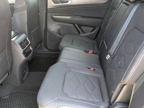 Used 2024 Volkswagen Atlas Cross Sport SE w/ Panoramic Sunroof Package AWD/4WD image 19