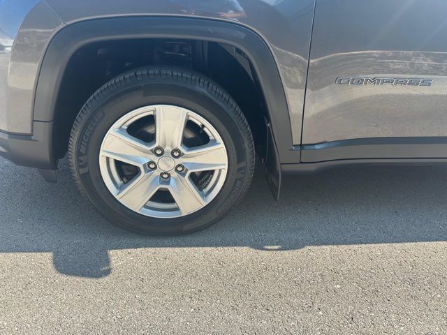Used 2022 Jeep Compass Latitude w/ Convenience Group AWD/4WD image 19
