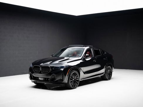 Used 2025 BMW X6 xDrive40i w/ Premium Package image 4