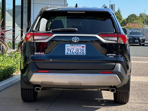 Used 2025 Toyota RAV4 Limited w/ Advanced Technology Package AWD/4WD image 5
