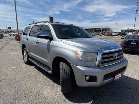 Used 2016 Toyota Sequoia Platinum image 4