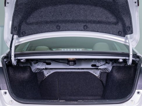 Used 2017 Honda Accord Touring image 8
