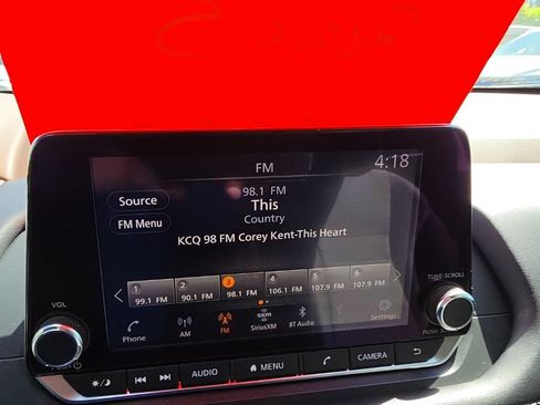 Used 2022 Nissan Rogue S FWD image 17