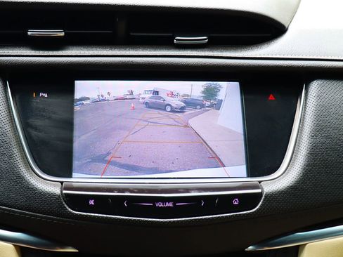 Used 2019 Cadillac XT5 FWD image 48