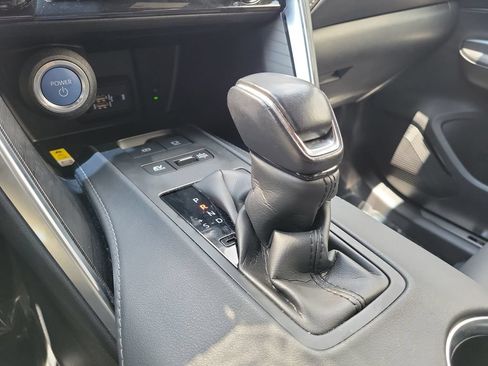 Used 2021 Toyota Venza XLE AWD/4WD image 25