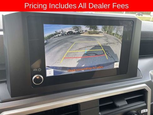 Used 2024 Toyota Tacoma TRD Off-Road AWD/4WD image 28
