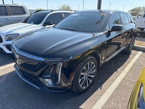 Used 2024 Cadillac Lyriq Sport RWD image 4