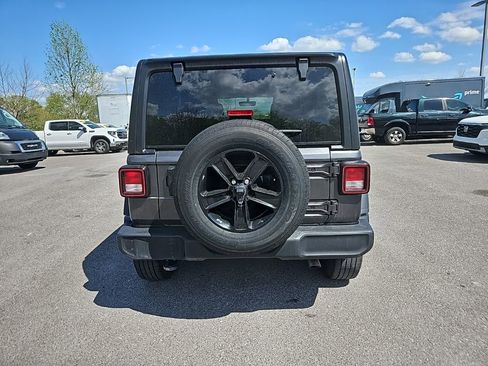 Used 2022 Jeep Wrangler Unlimited Sport image 6