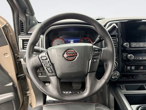 Used 2023 Nissan Titan PRO-4X w/ Pro-4x Convenience Package AWD/4WD image 12