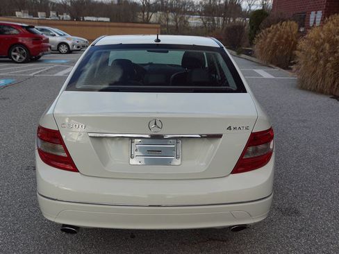 Used 2011 Mercedes-Benz C 300 4MATIC Sedan image 8