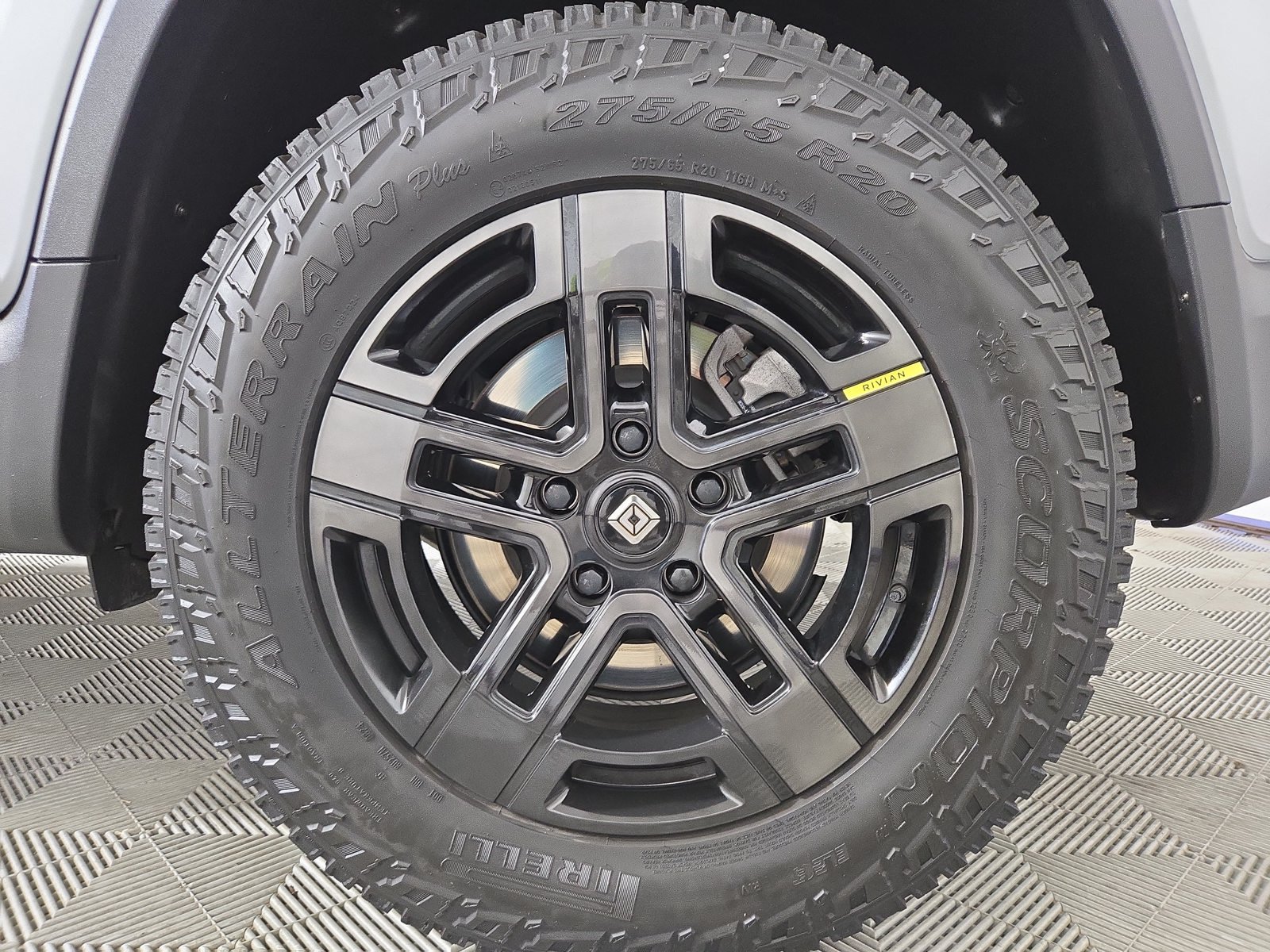 Used 2024 Rivian R1T Adventure Dual AWD/4WD image 10
