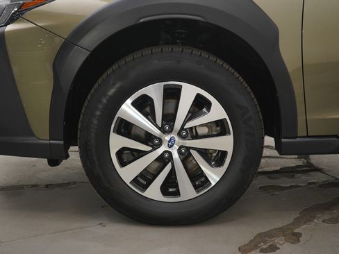 Used 2025 Subaru Outback Premium image 29