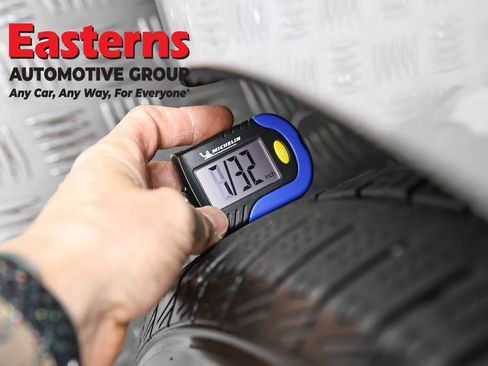 Used 2022 Kia Carnival LX image 28