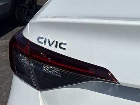 Used 2025 Honda Civic Sport image 28