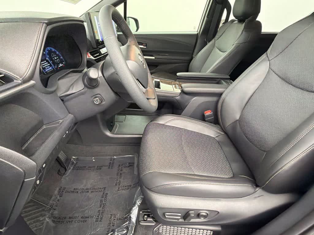Certified 2026 Toyota Sienna Limited FWD image 22