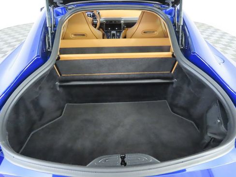 Used 2025 Aston Martin V8 Vantage Coupe image 25