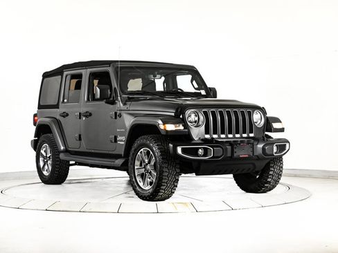 Used 2018 Jeep Wrangler Unlimited Sahara image 3