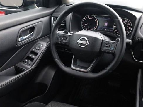 Certified 2025 Nissan Rogue SV AWD/4WD image 23