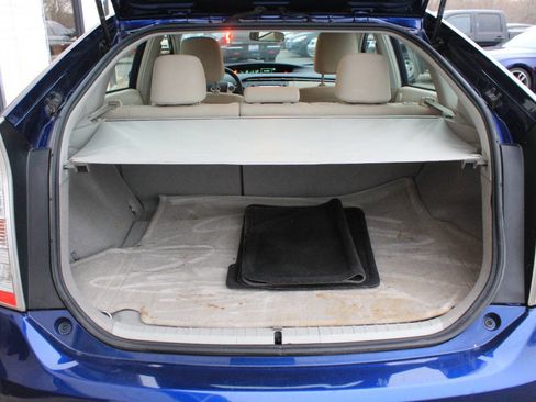 Used 2011 Toyota Prius Five image 16