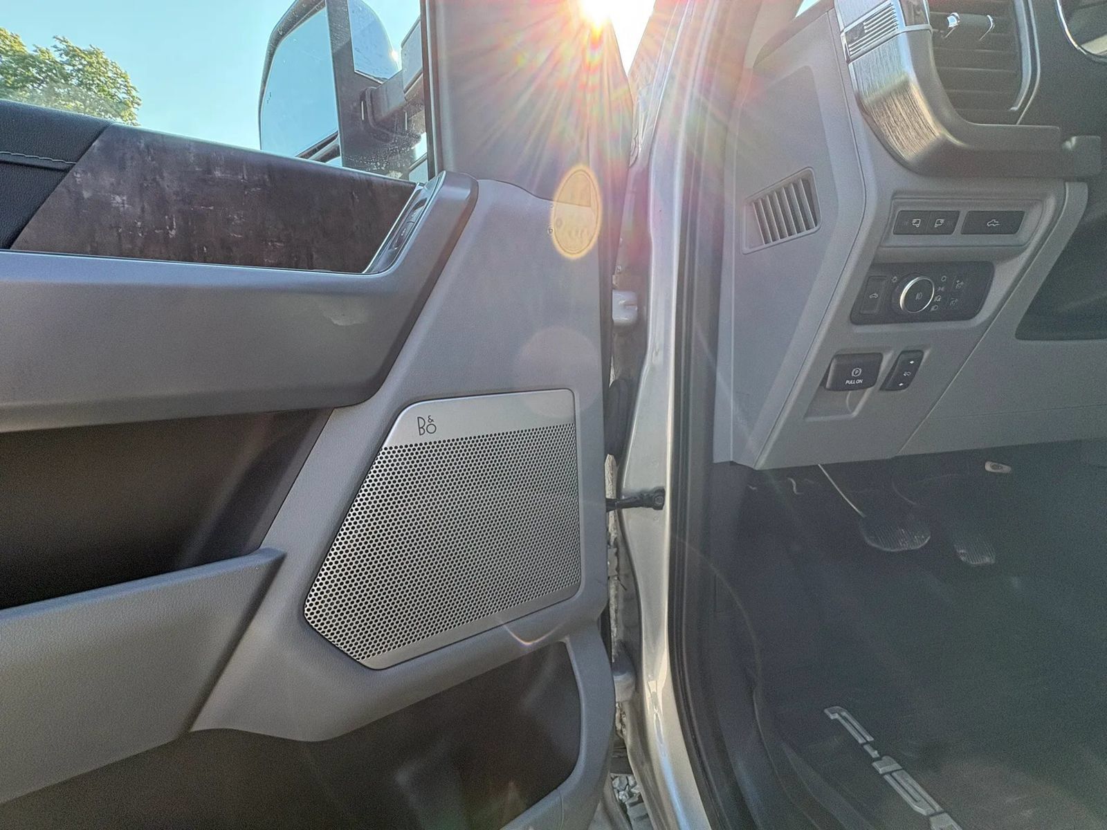 Used 2022 Ford F150 Lariat w/ Equipment Group 501A Mid AWD/4WD image 19