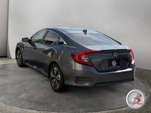 Used 2018 Honda Civic EX-T image 5