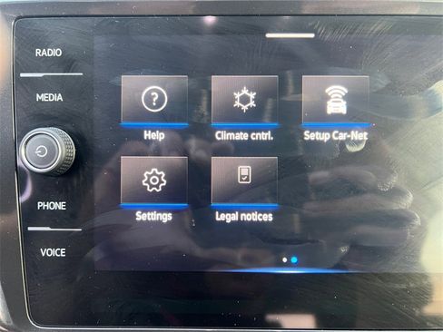 Used 2024 Volkswagen Tiguan SE w/ Panoramic Sunroof Package image 24