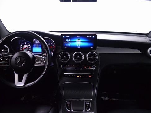 Used 2021 Mercedes-Benz GLC 300 4MATIC image 37
