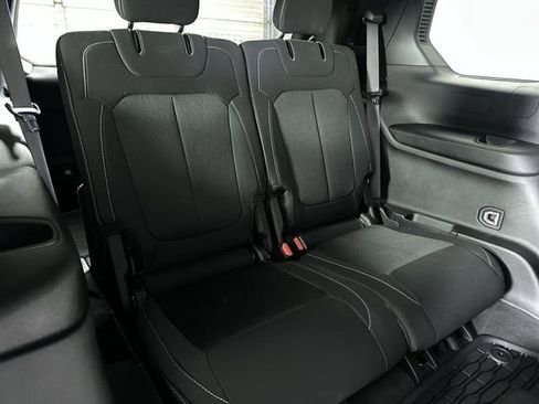 Used 2025 Jeep Grand Cherokee L Laredo RWD image 28