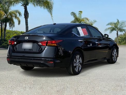 Certified 2025 Nissan Altima 2.5 S image 4