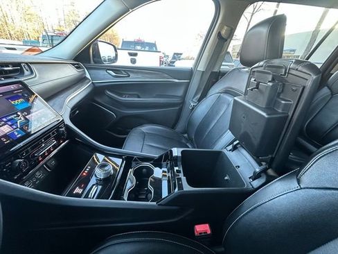 Used 2022 Jeep Grand Cherokee L Limited image 23