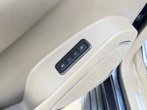 Used 2018 Chevrolet Suburban LT image 18