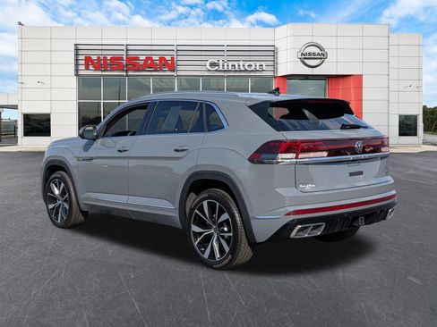 Used 2025 Volkswagen Atlas Cross Sport SEL Premium R-Line AWD/4WD image 5