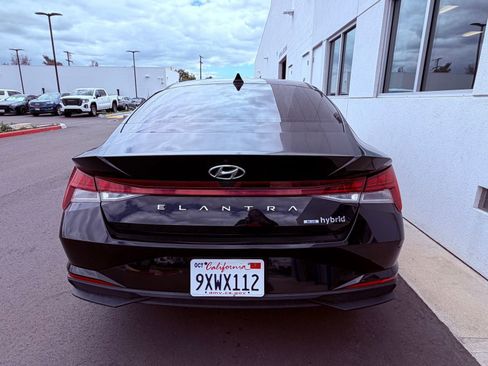 Used 2023 Hyundai Elantra Blue FWD image 5