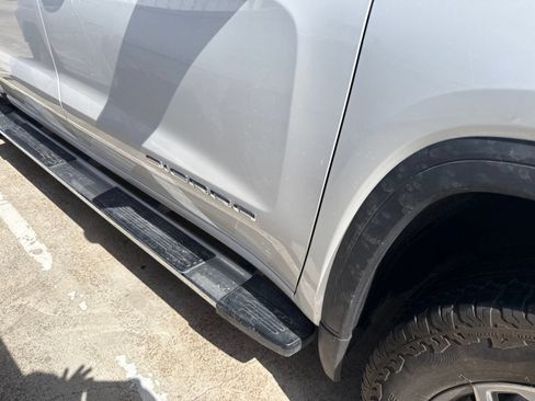 Used 2024 GMC Sierra 1500 SLT AWD/4WD image 6
