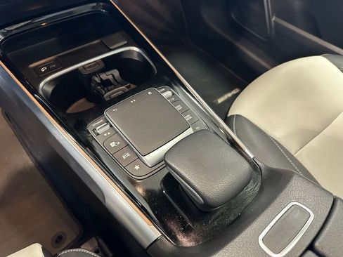 Used 2022 Mercedes-Benz GLB 250 GLB 250 AMG Line Parking Assis image 27