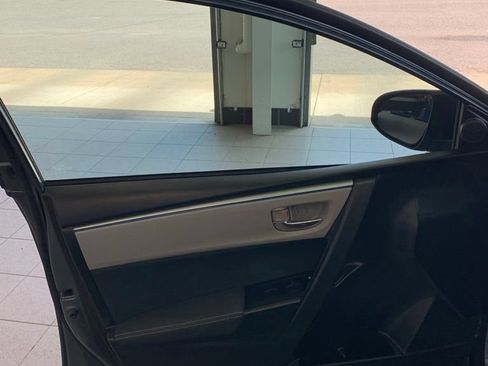 Used 2016 Toyota Corolla LE FWD image 4