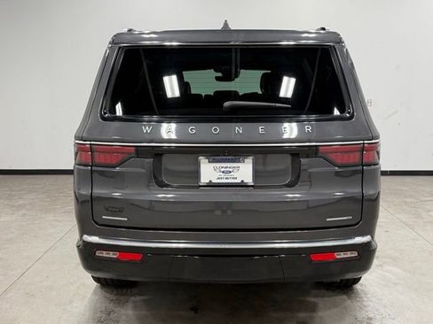 Used 2022 Jeep Wagoneer Series III w/ Premium Group I AWD/4WD image 12