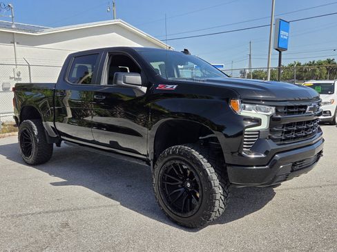 Used 2023 Chevrolet Silverado 1500 RST AWD/4WD image 7