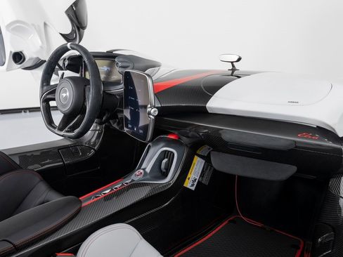 Used 2021 McLaren Elva image 32