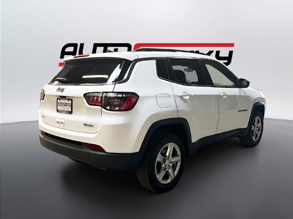 Used 2024 Jeep Compass Latitude w/ Altitude Special Edition AWD/4WD image 7