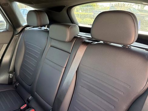 Used 2025 Mercedes-Benz GLC 300 image 15