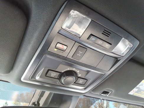 Used 2022 Toyota Tacoma TRD Off-Road w/ Technology Package image 35