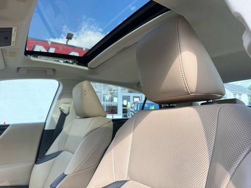 Used 2019 Lexus ES 350 w/ Premium Package FWD image 20