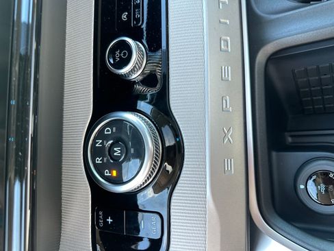 New 2025 Ford Expedition Active image 24