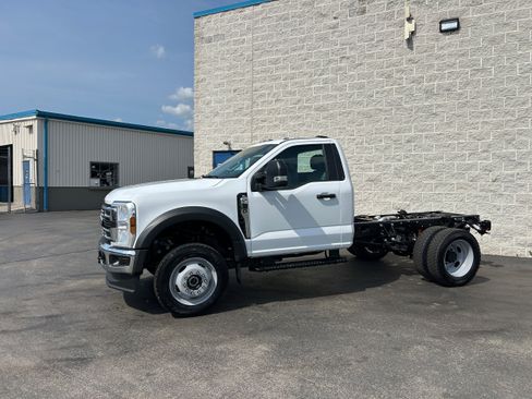 New 2026 Ford F550 4x4 Regular Cab Super Duty image 5