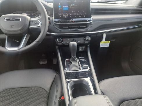 New 2026 Jeep Compass Latitude image 20