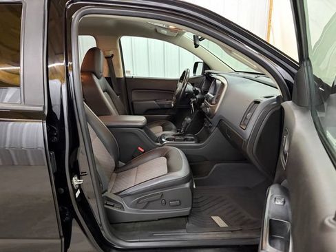 Used 2018 Chevrolet Colorado Z71 AWD/4WD image 23