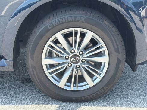 Used 2024 INFINITI QX80 Luxe RWD image 12